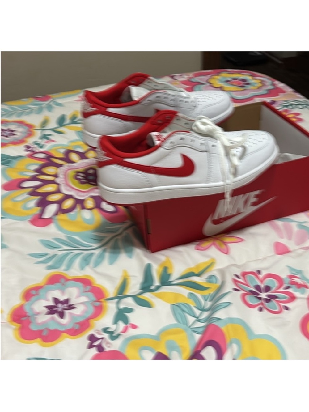 Jordan 1 low Retro Men's White and Red Low-Top Athletic Shoes - Picture 2 of 7